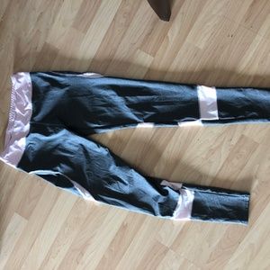 Butt defining workout pants, super cute